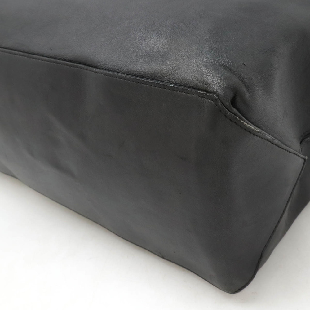 CHANEL Black Leather Shoulder Bag - Picture 4 of 10